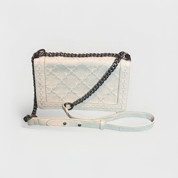 Elegant White Chain Strap Women's Bag - Picture 1 of 15